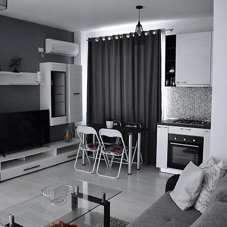 Etalon Airport Apartments 奥托佩尼 外观 照片