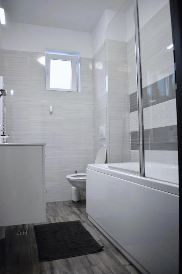 Etalon Airport Apartments 奥托佩尼 外观 照片